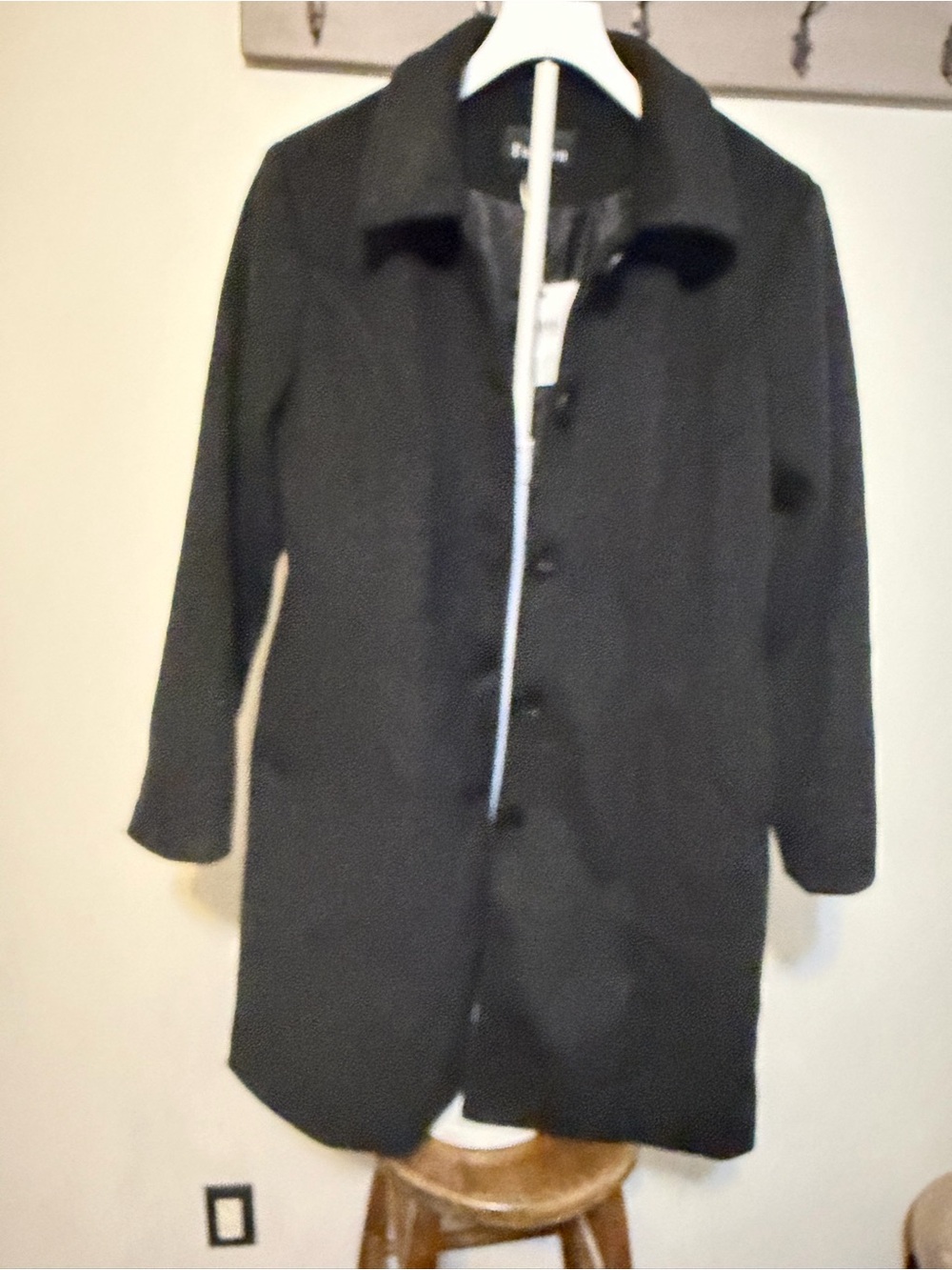 Classic Black Single-Breasted Trench Coat - woman’s